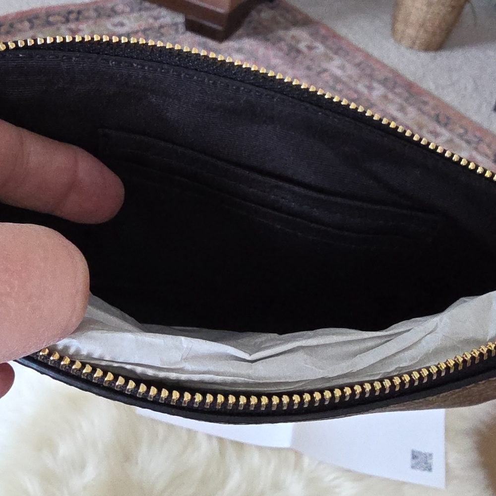 NWT Coach Signature Halloween Large Corner Zip Wristlet/Wallet ๐ค๐๐ป๐งน๐โโฌ๐ฆ๐งก - Picture 9 of 16